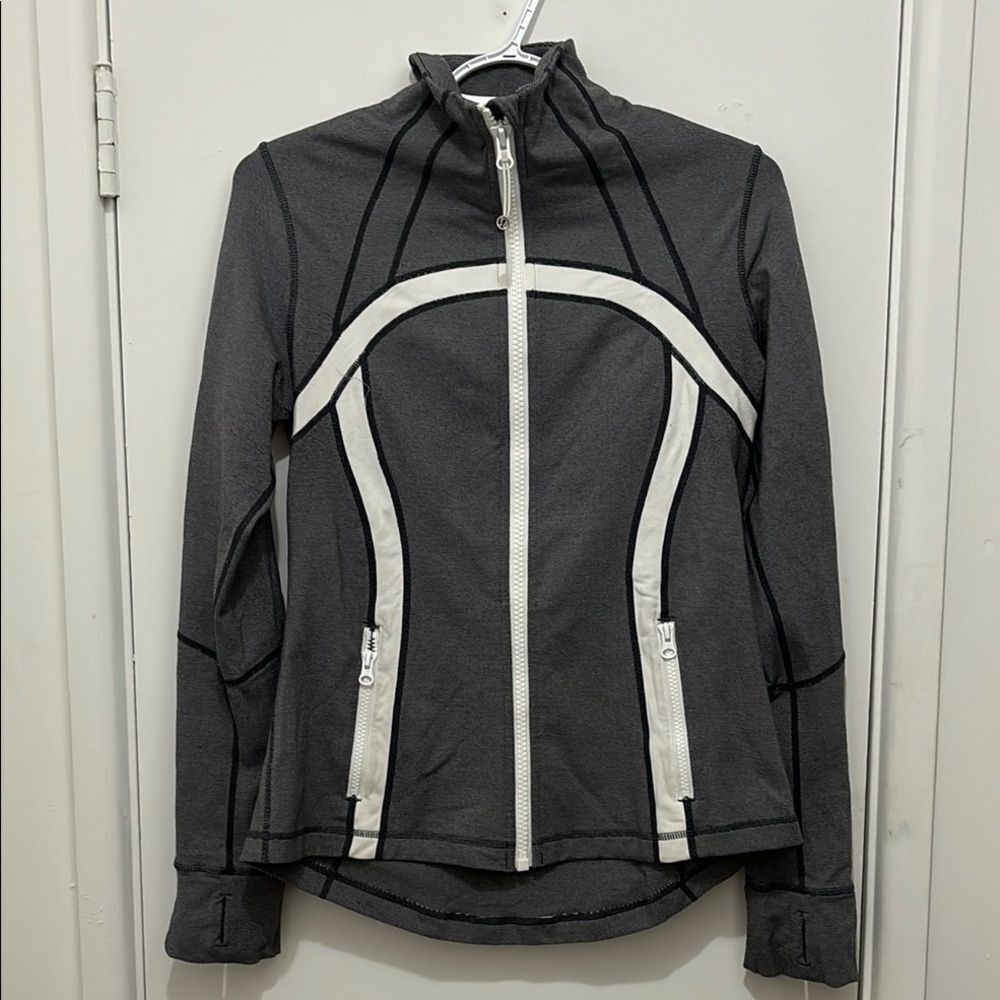 Lululemon Women's Gray and White Jacket